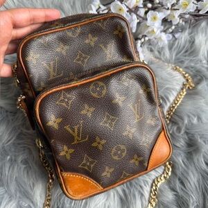 Authentic Louis Vuitton monogram crossbody
